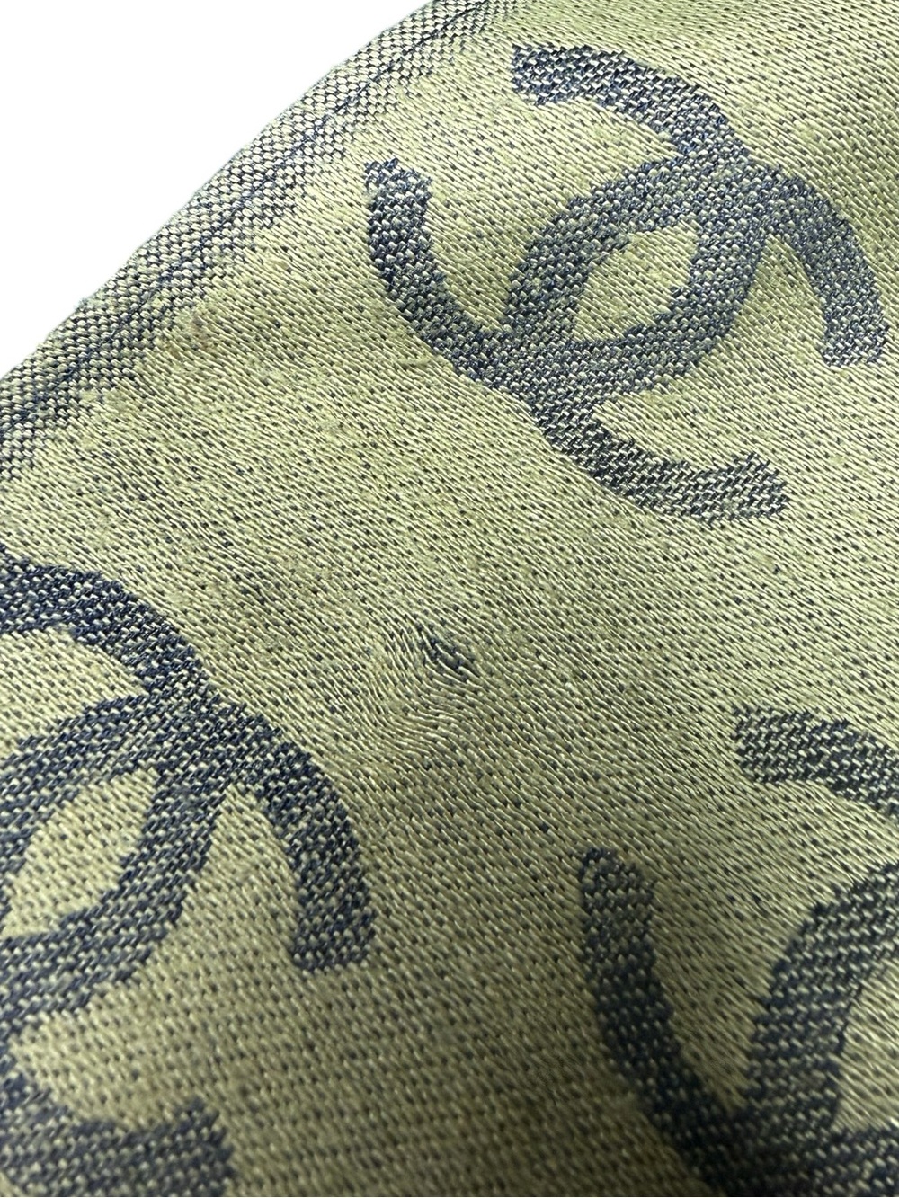 Chanel Logo, Lightweight Wool Large Scarf/ Shawl - Picture 5 of 7